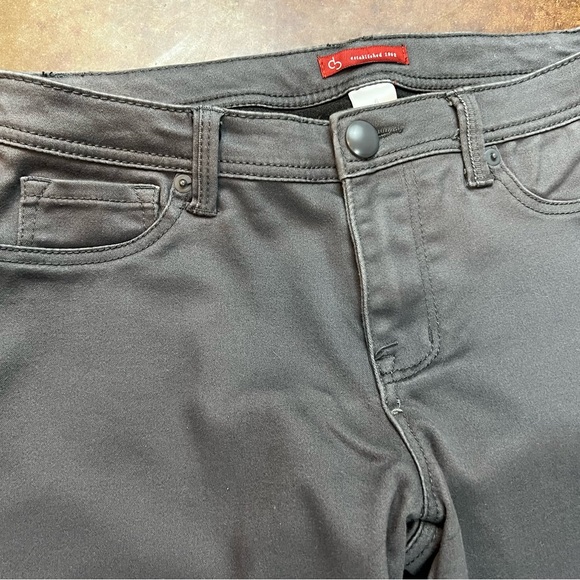 DB woman’s gray pants, size 6. - Picture 7 of 7